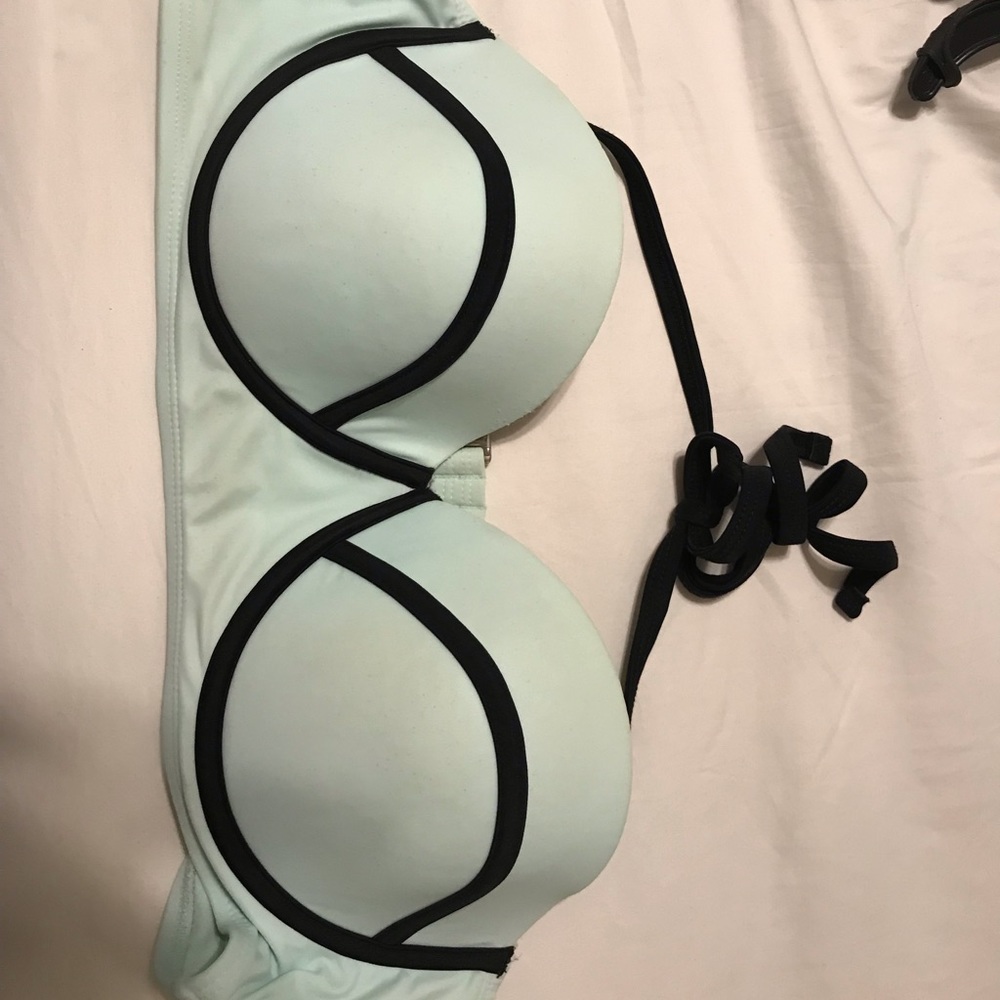 Bathing suite - Picture 3 of 3